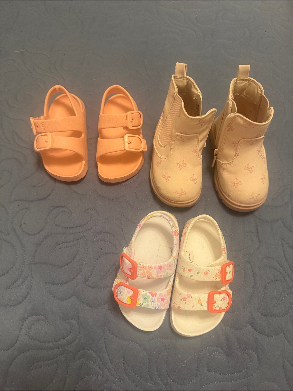 3 Pair Little Girls sandals and winter boots size 4